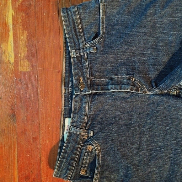 Banana Republic Dark Wash Denim Cut off Jean Shorts 33 in Waist - Picture 2 of 8